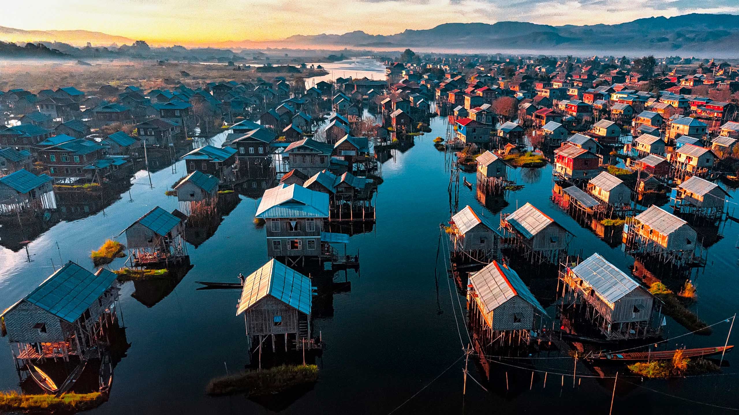 Häuser auf Inle-See in Myanmar
