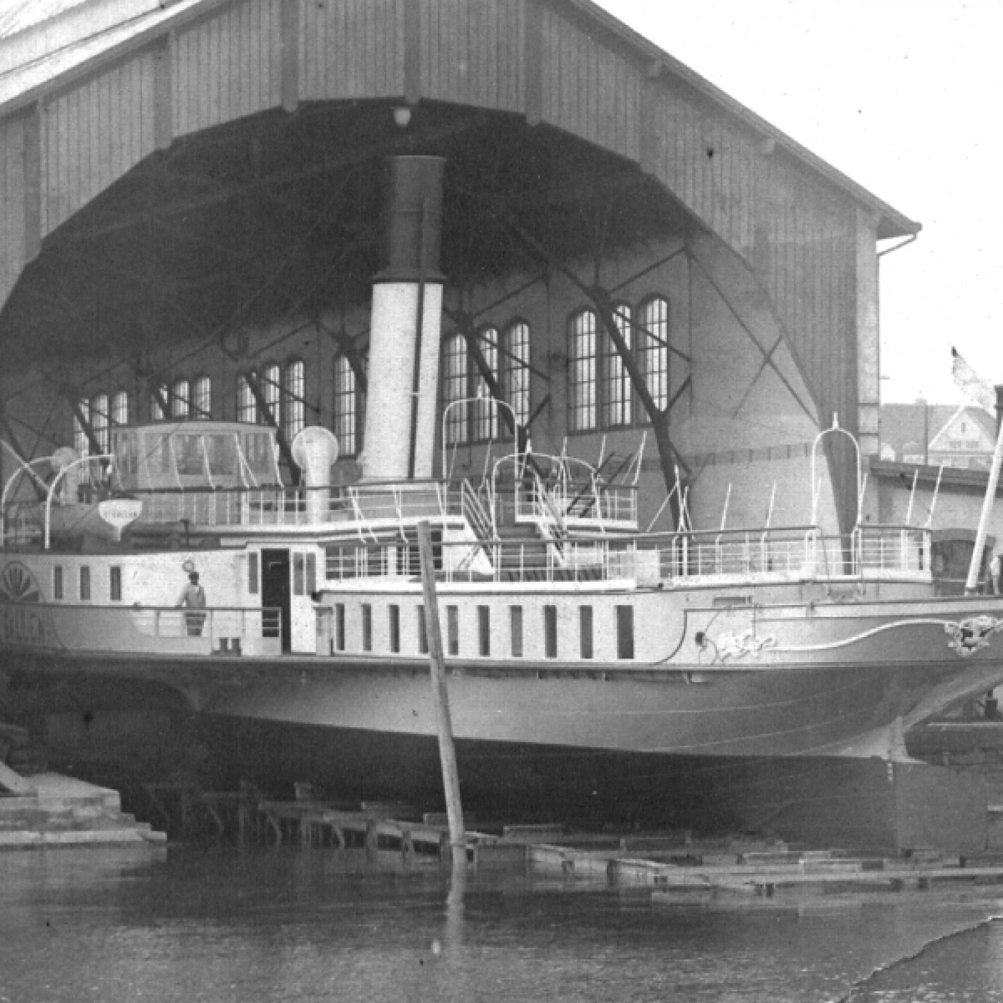 Ein historisches Foto der Werft mit der Personenfähre St. Gallen II (Bild: zvg)