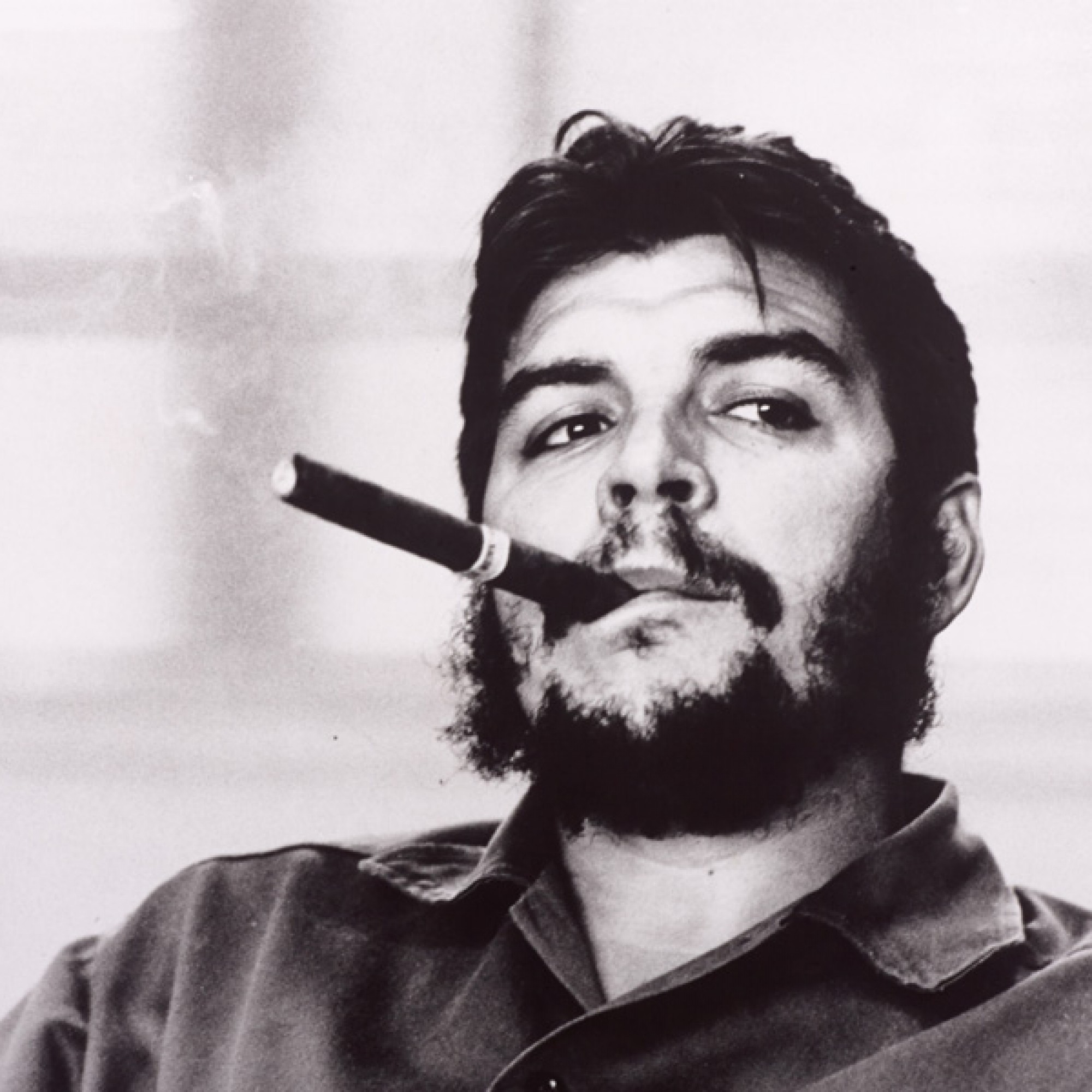 René Burri, Ernesto "Che" Guevara, Industrieministerium Havanna, Kuba, 1963 © René Burri / Magnum Photos