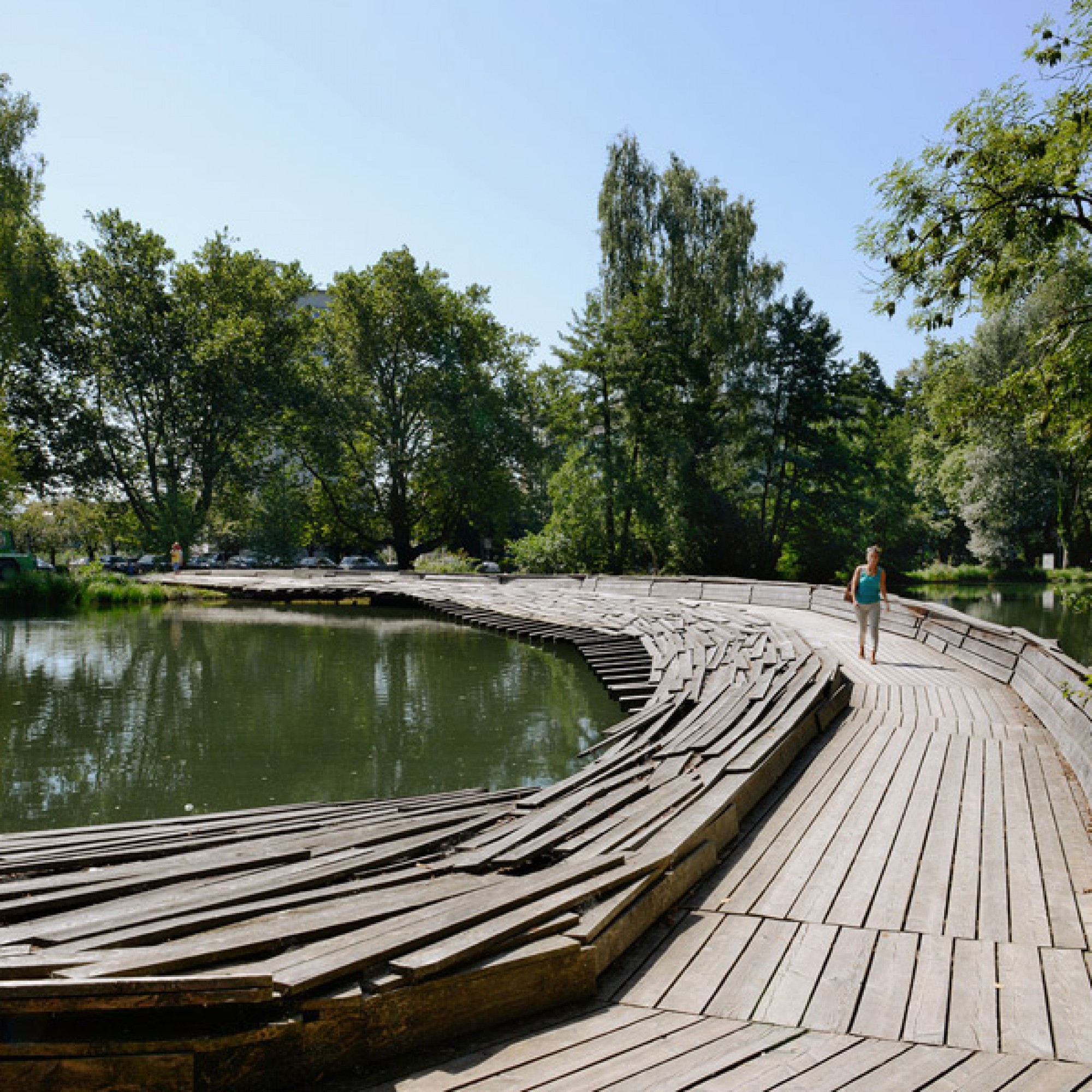 Tadashi Kawamata (*1953): «Drift Structure», 2010, Damm über den Zellweger-Weiher. (Schweizer Heimatschutz)