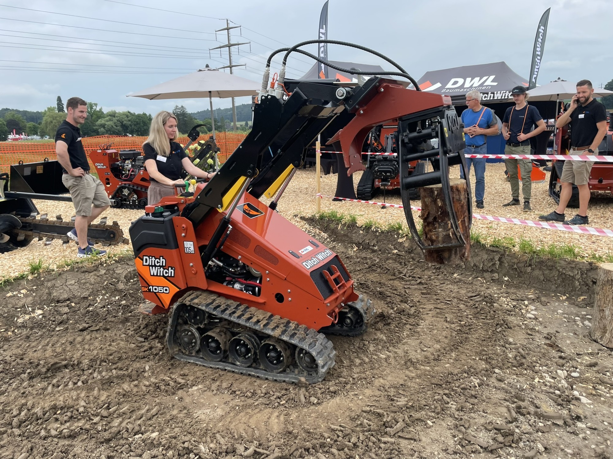 Kompaktraupenlader mit Stehpult Ditch Witch