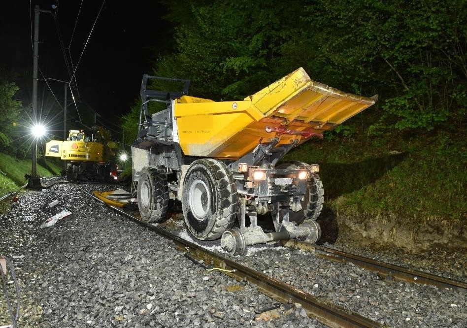 Arbeitsunfall Dumper und Bagger Uetliberg-Bahnstrecke 2018