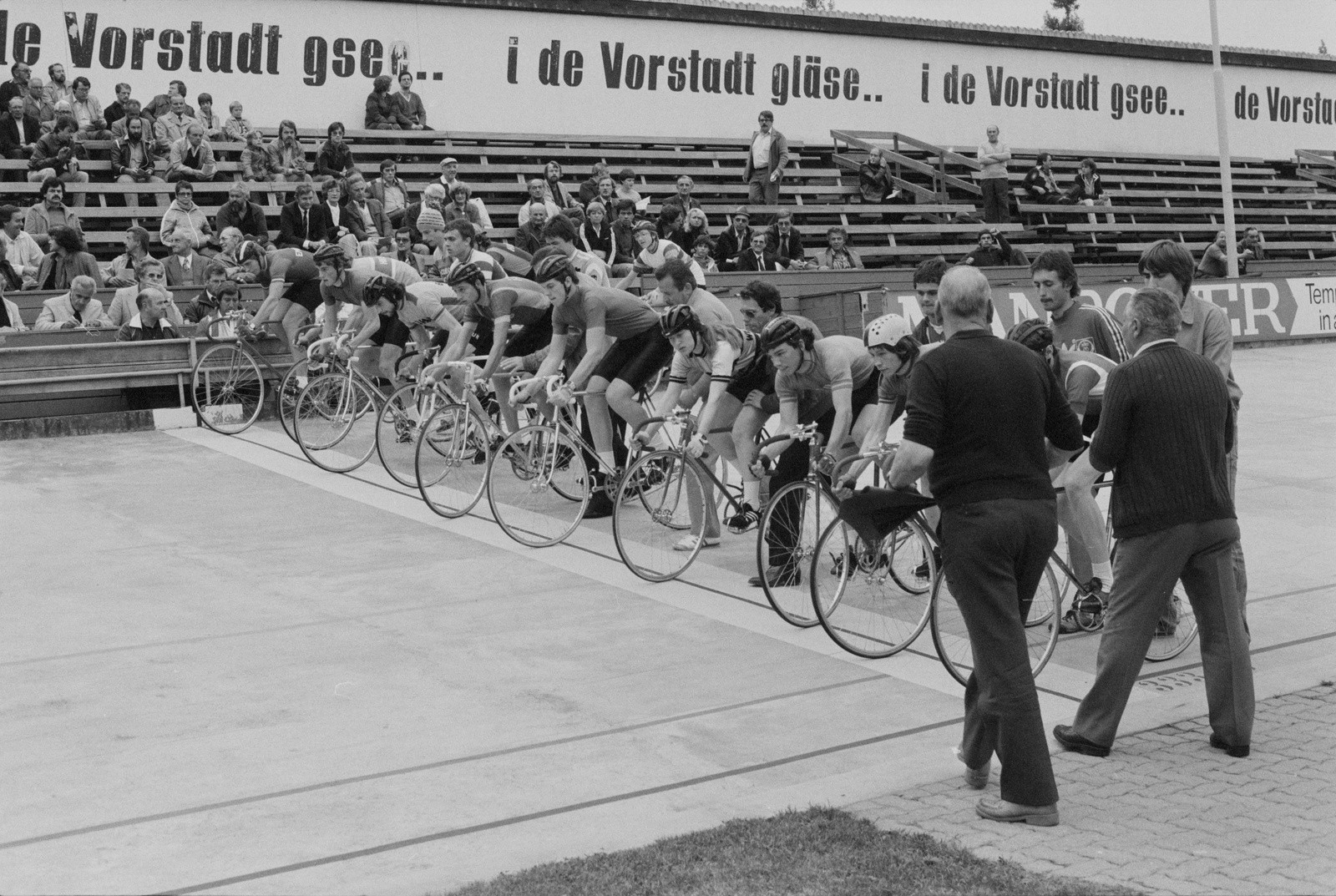 Radrennen 1981 auf Rennbahn Oerlikon