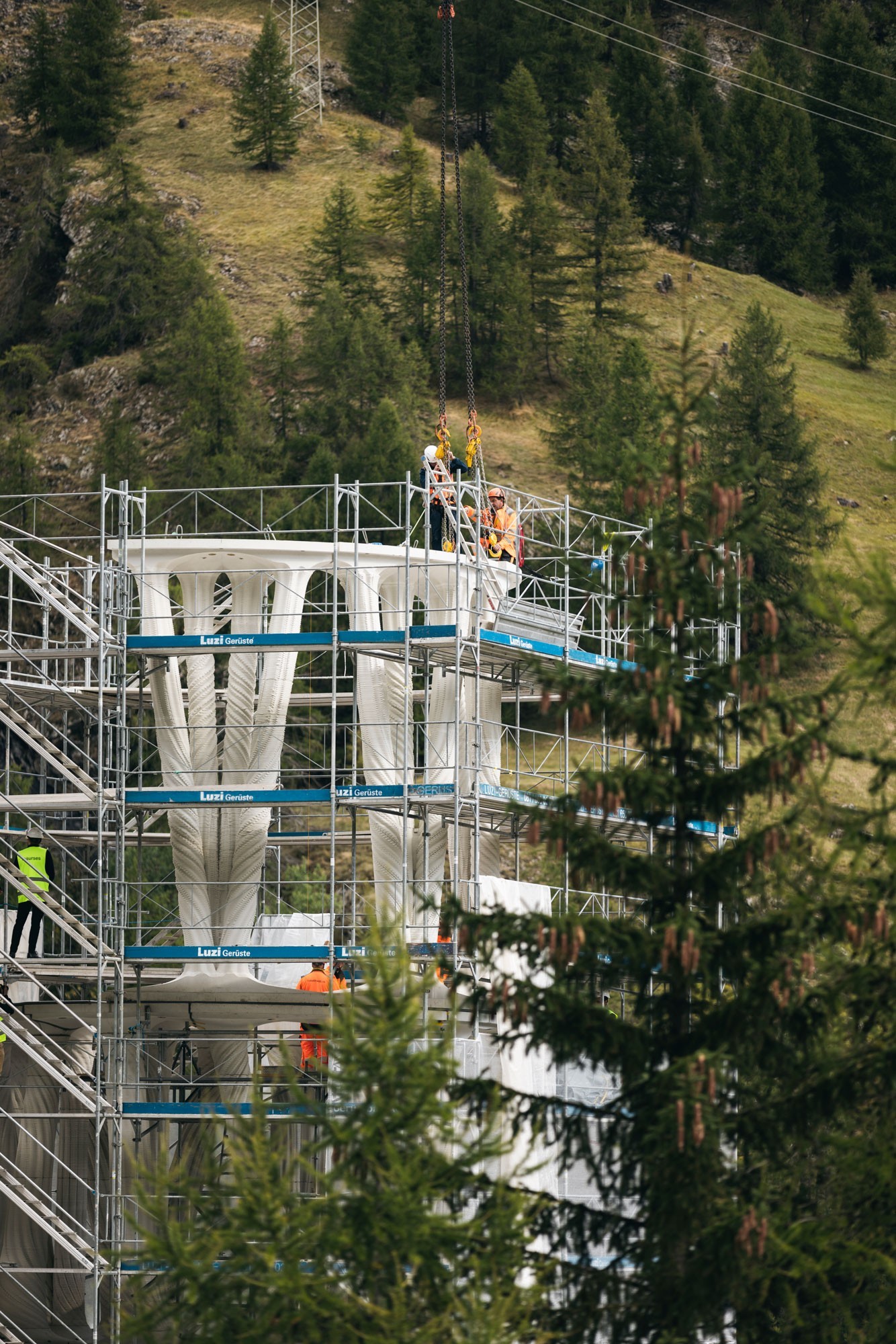 Weisser Turm Montage viertes Stockwerk