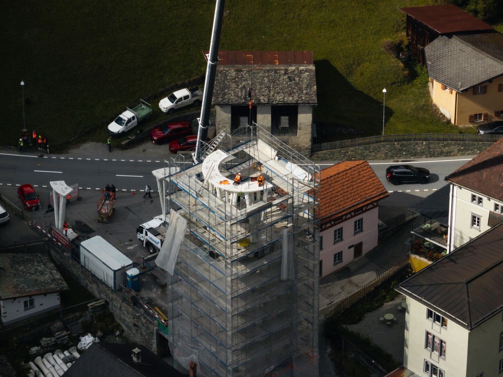 Weisser Turm Montage viertes Stockwerk