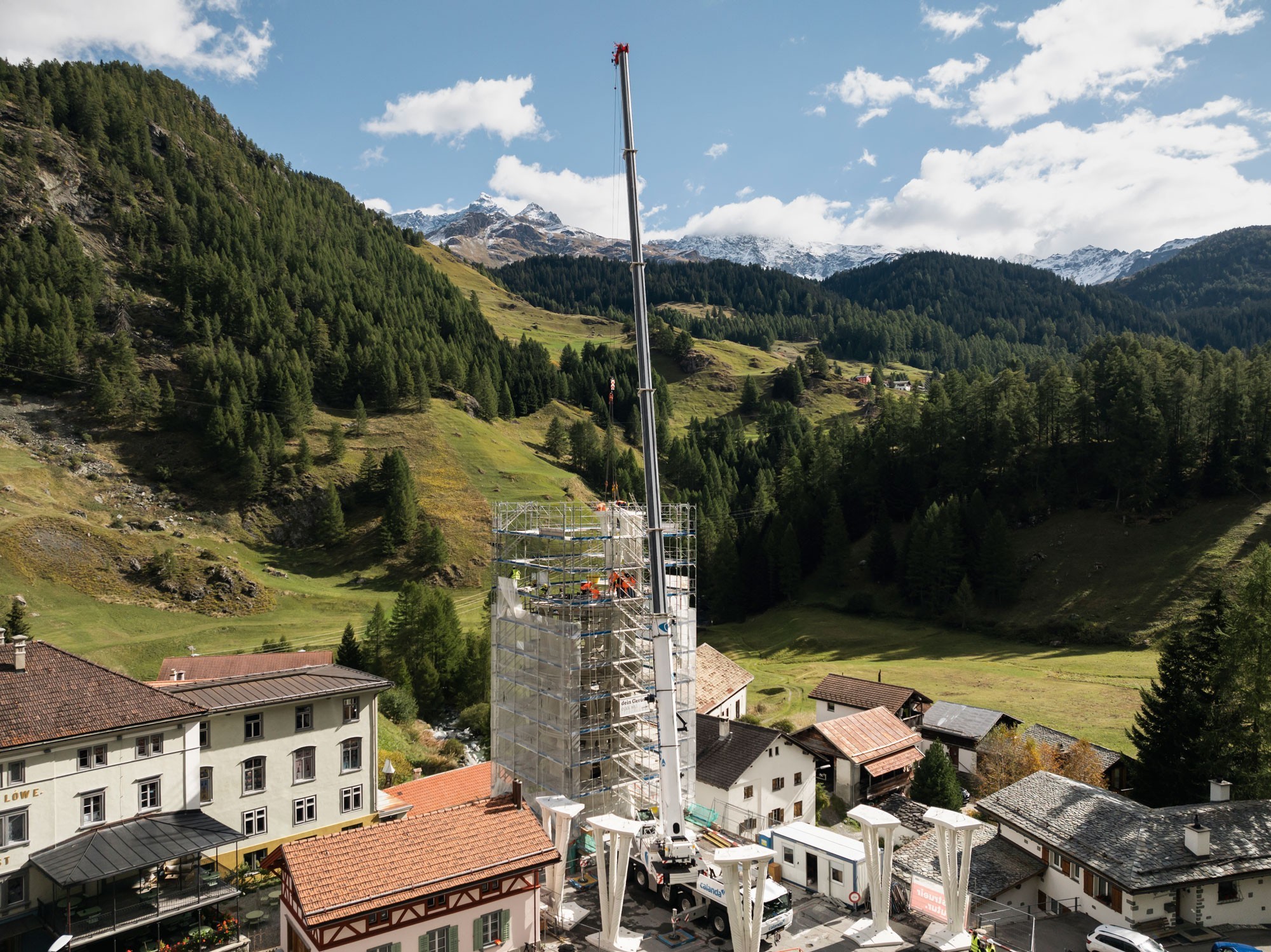 Weisser Turm Montage viertes Stockwerk