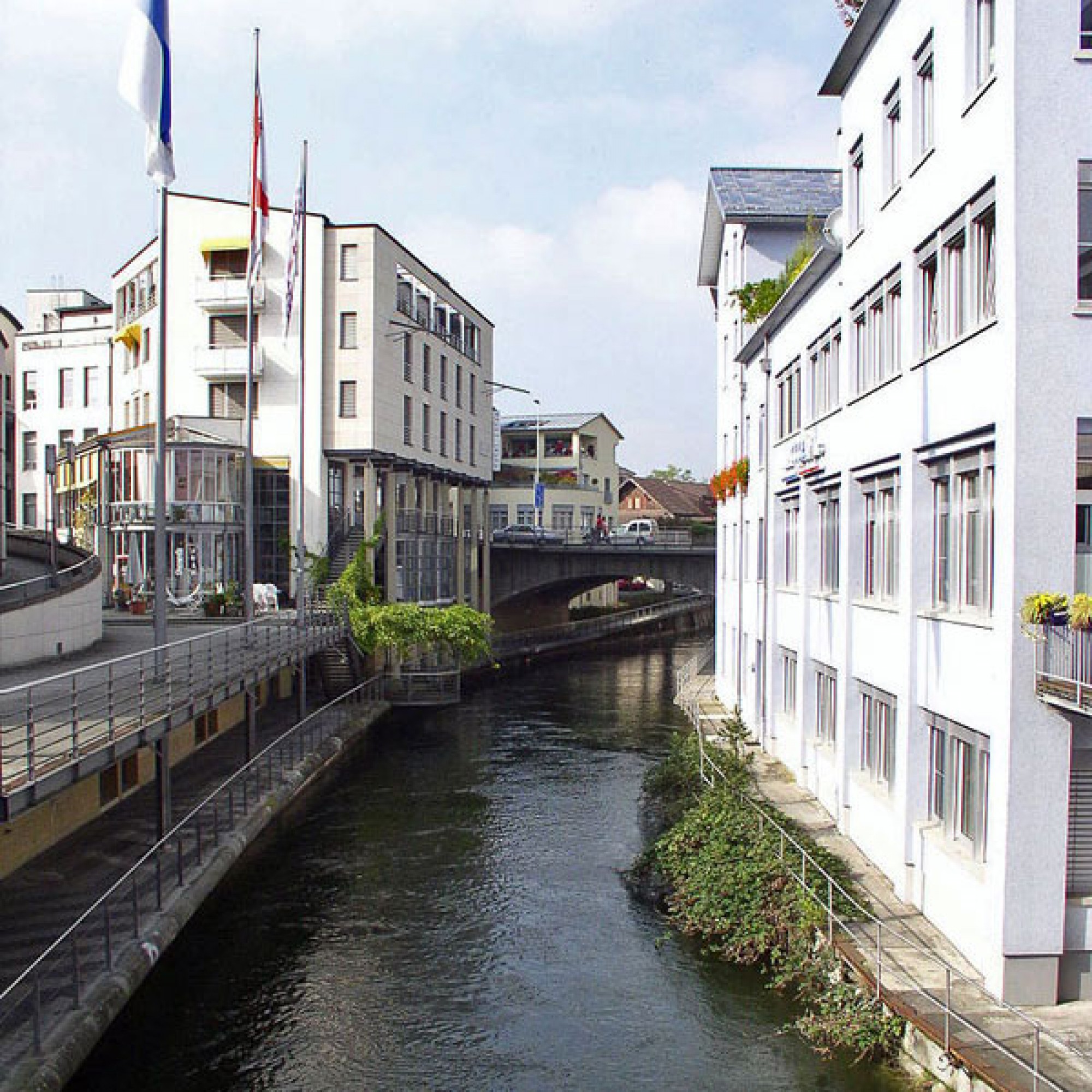 Industrieareal an der Lorze in Cham. (Bild: wikimedia, CC)