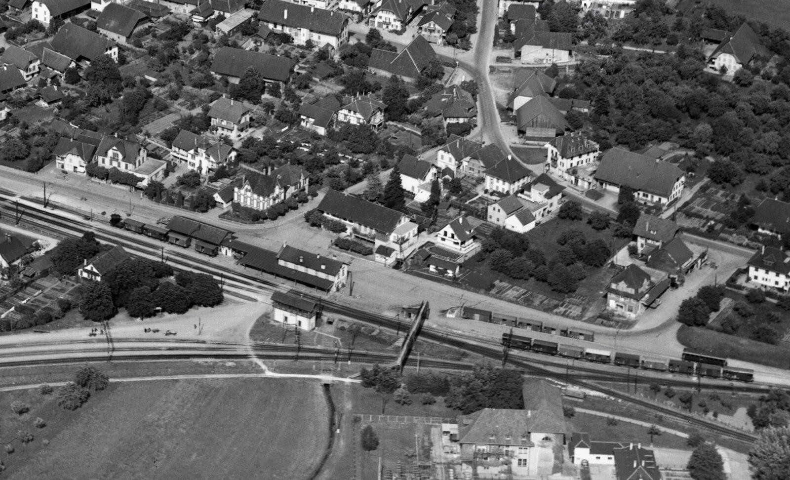 Luftbild 1949 Bahnhof Kerzers