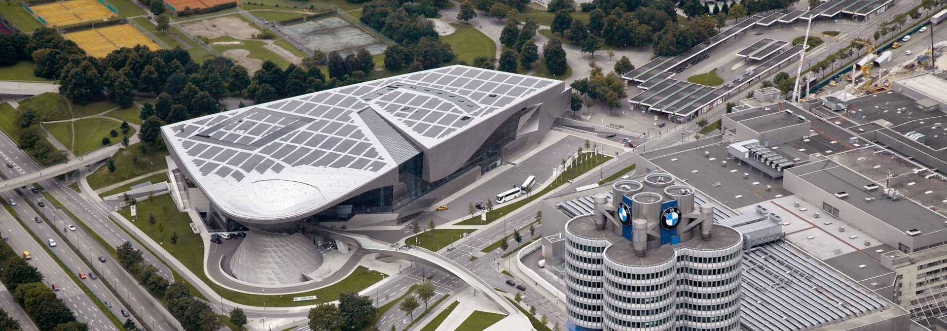 2560x896-bmw-welt-hochhaus