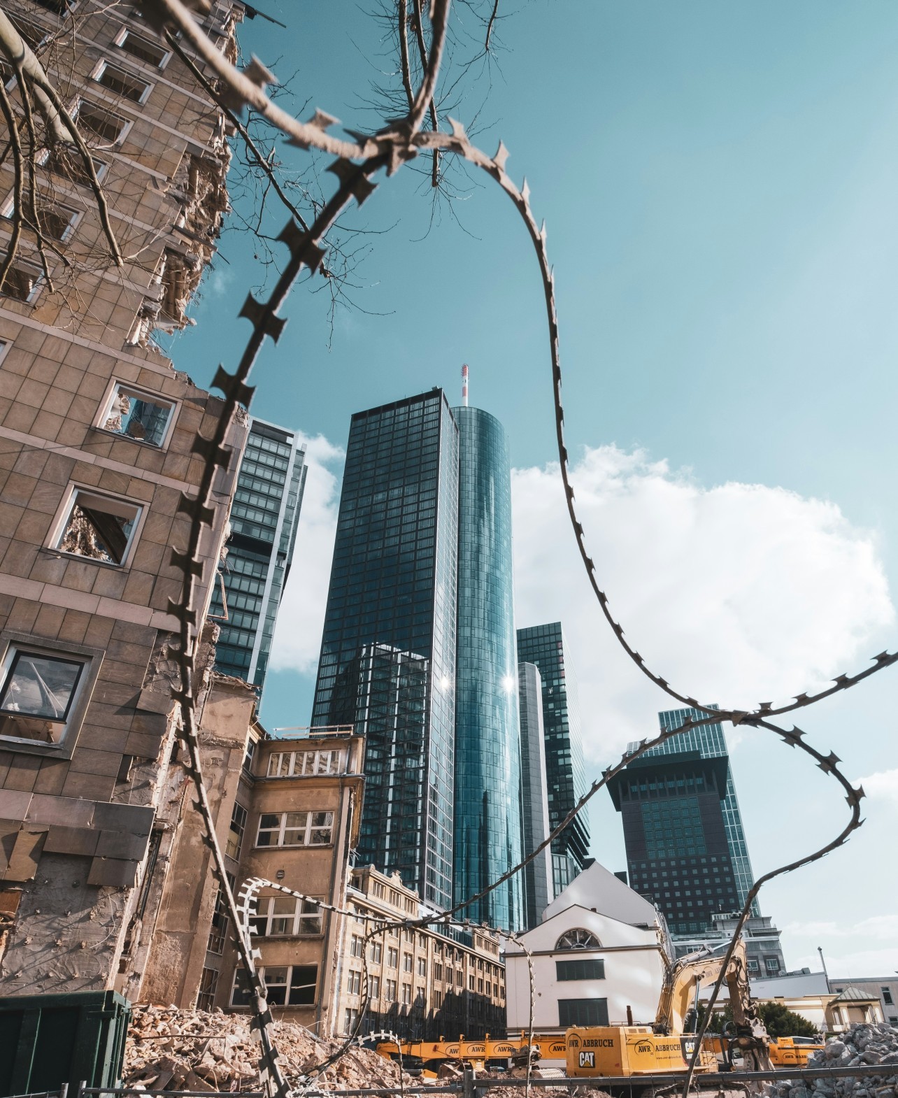 Baustelle und abgebrochenes Haus in Frankfurt