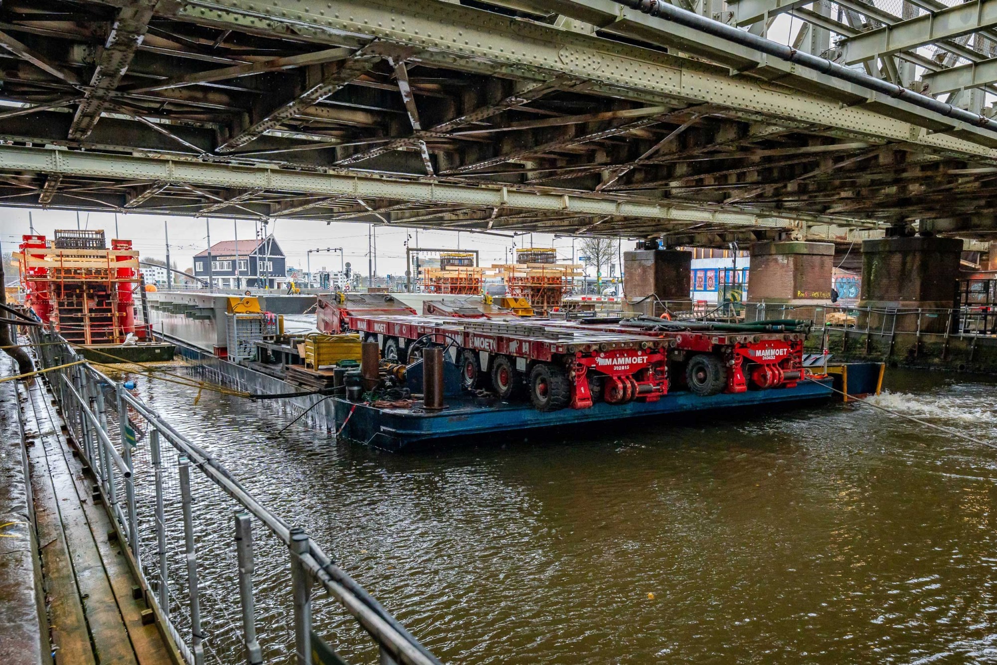 Brückenersatz Mammoet Hauptbahnhof Amsterdam