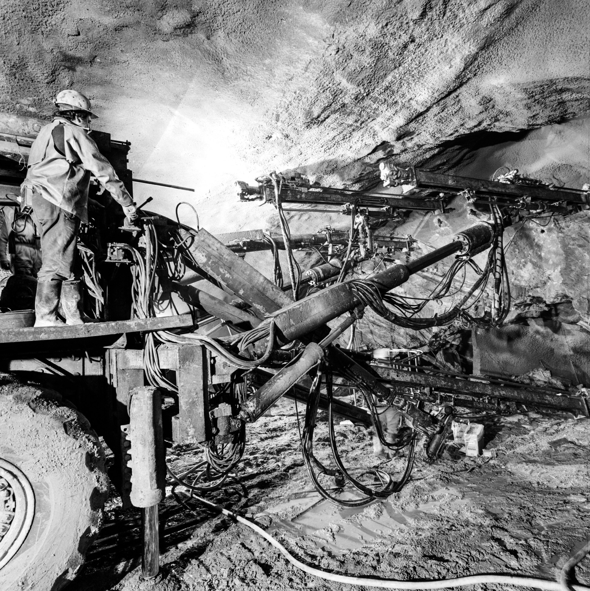 Gotthardstrassentunnel, Baustelle