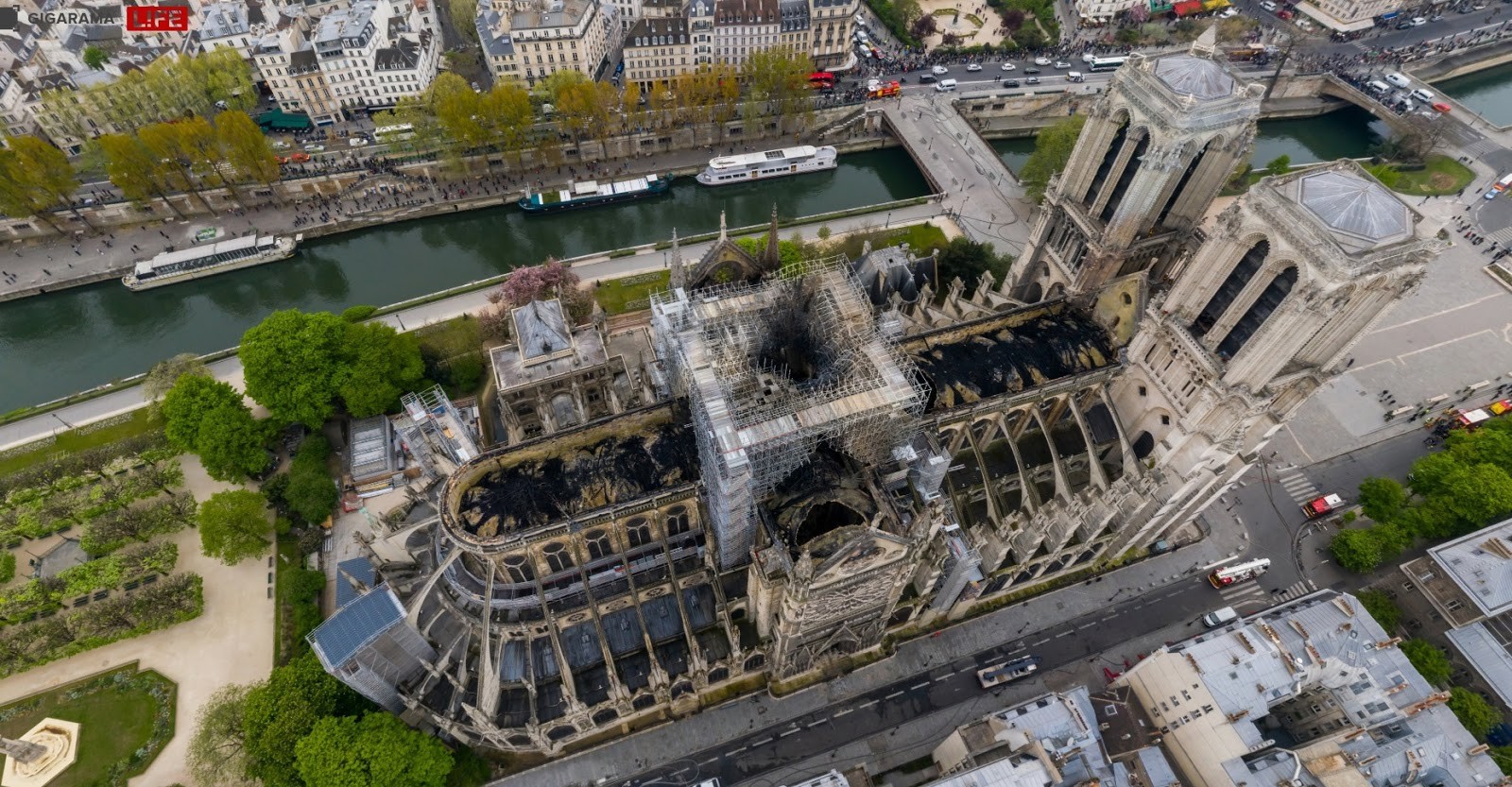 Notre Dame in Paris aus der Vogelperspektive, nach dem Brand vcon 2019