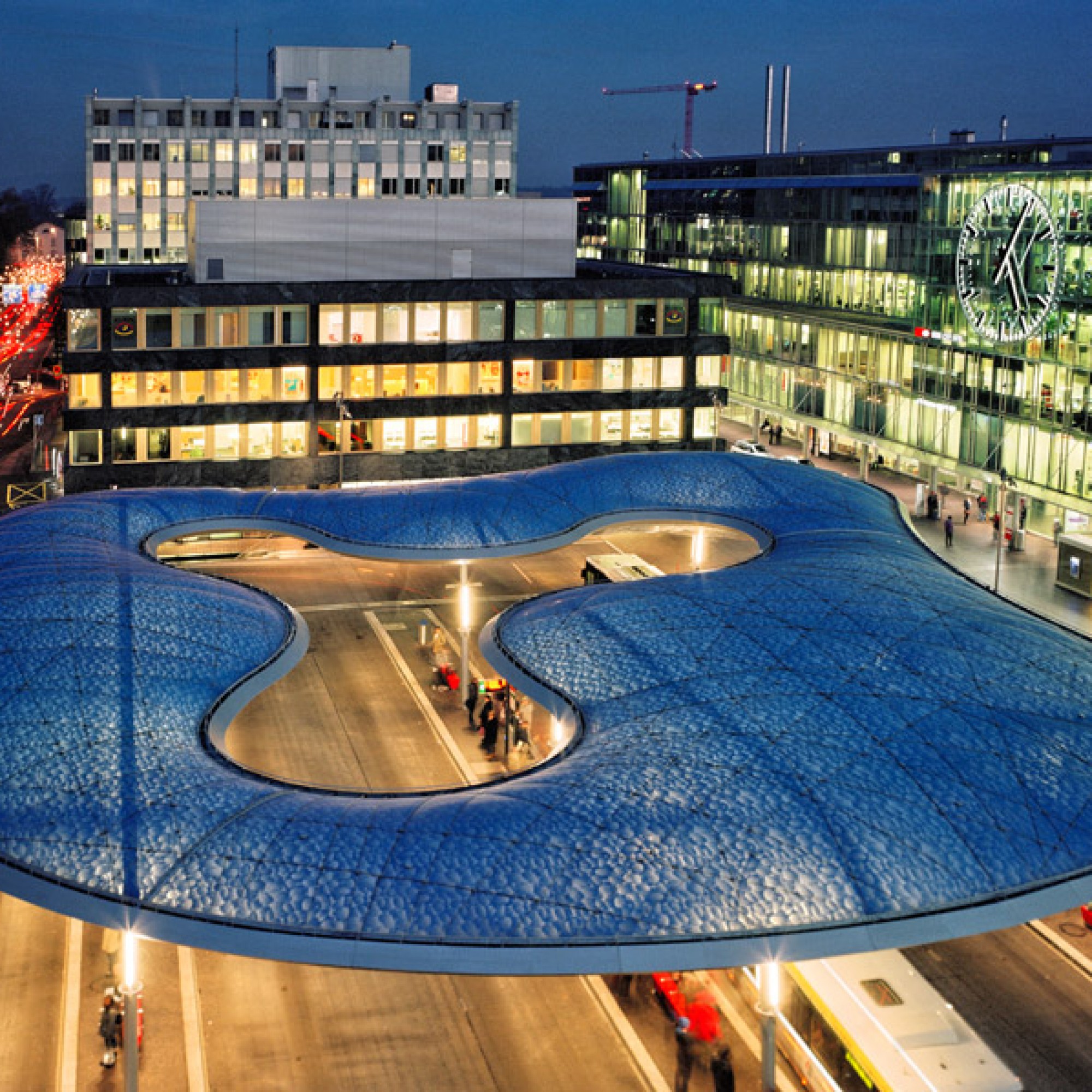 Bahnhofplatz Bushof Aarau (Niklaus Spoerri + Mensur Zulji, + Stefan Jauslin)