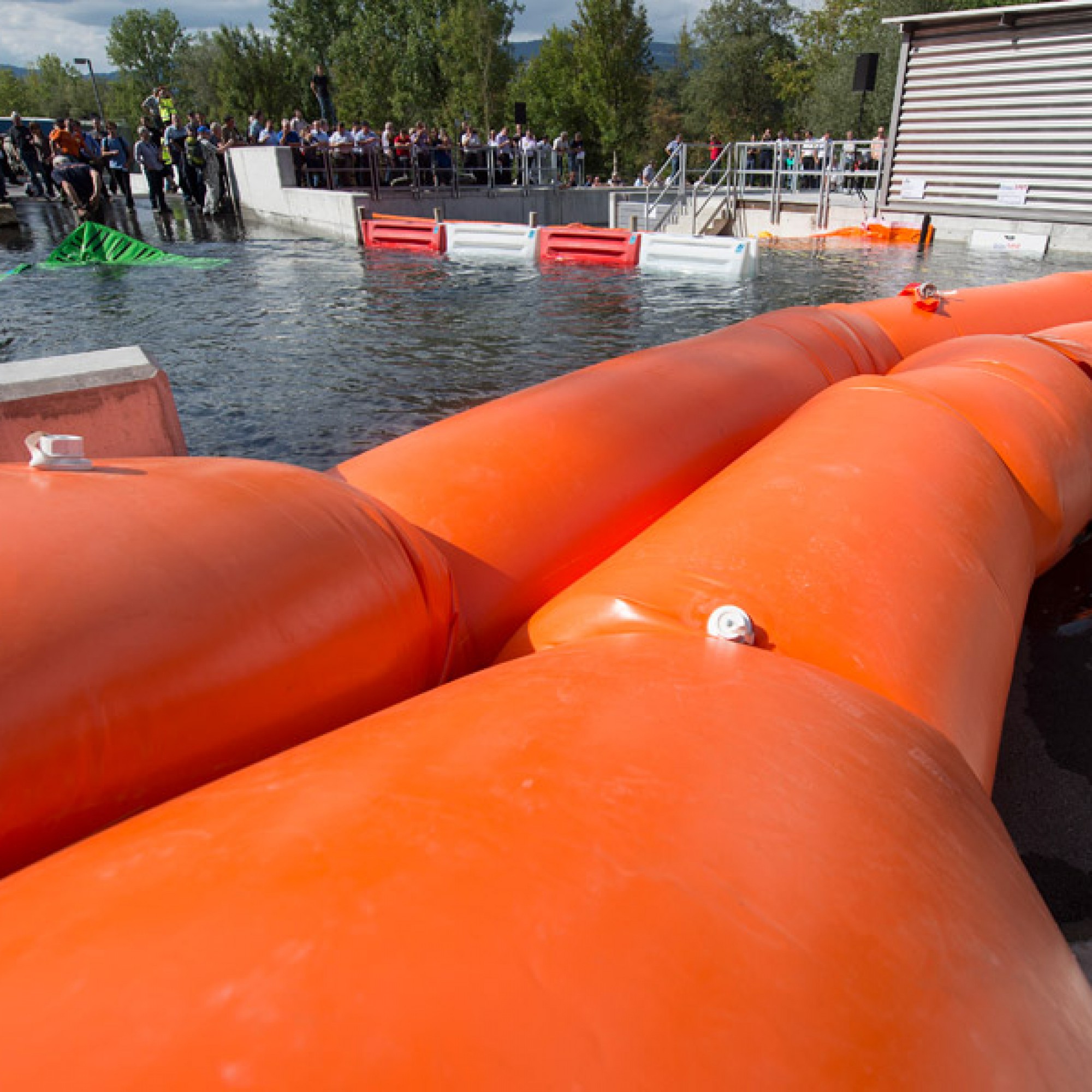 Nach Armeeangaben dürfte Ueberflutungsanlage weltweit die einzige ihrer Art sein. (Keystone) 