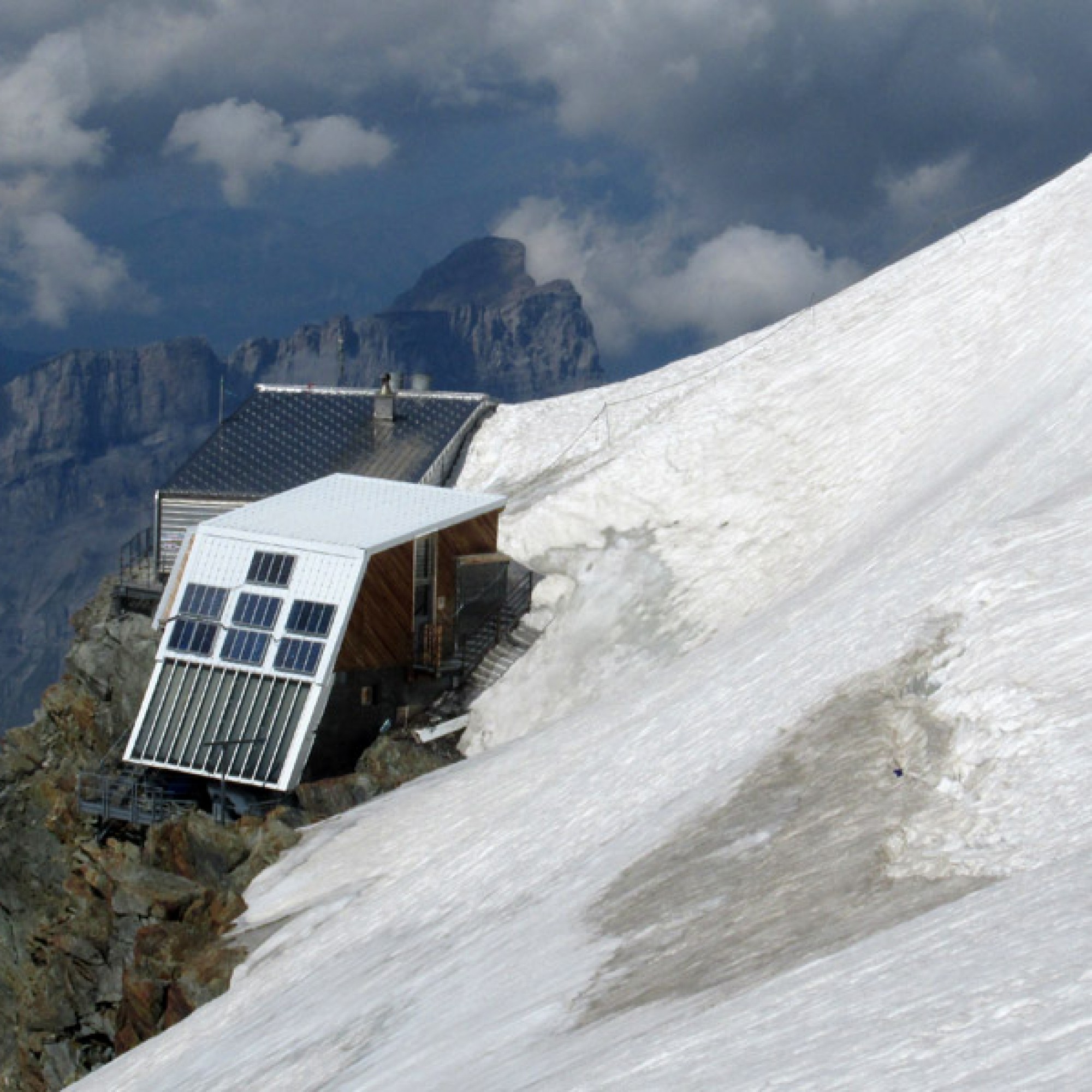 Die alte Schutzhütte (wikimedia.org, Coronium, CC)