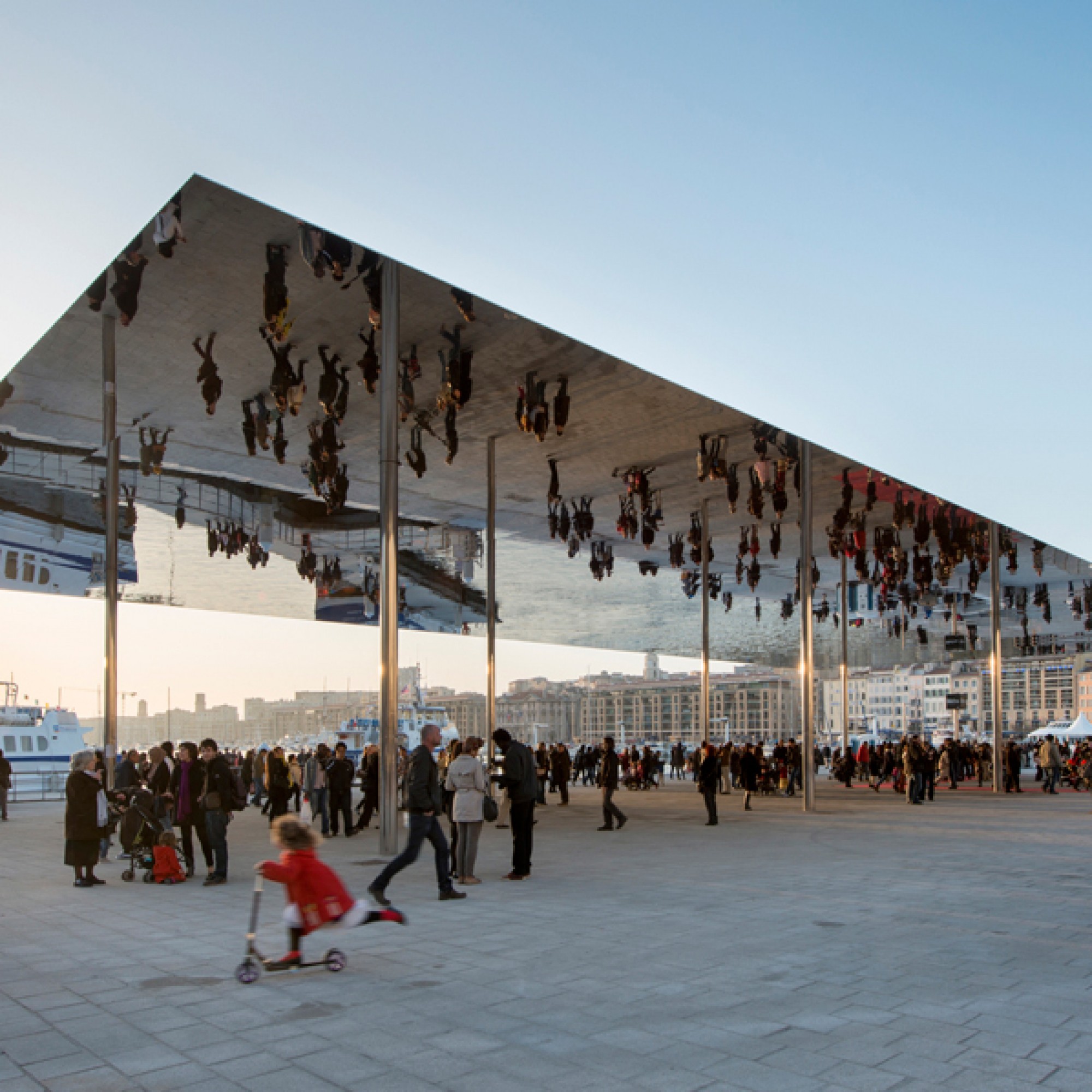 Pavillon, Marseille, Frankreich. Architekten: Foster + Partners. (Nigel Young, miesarch.com, PD)