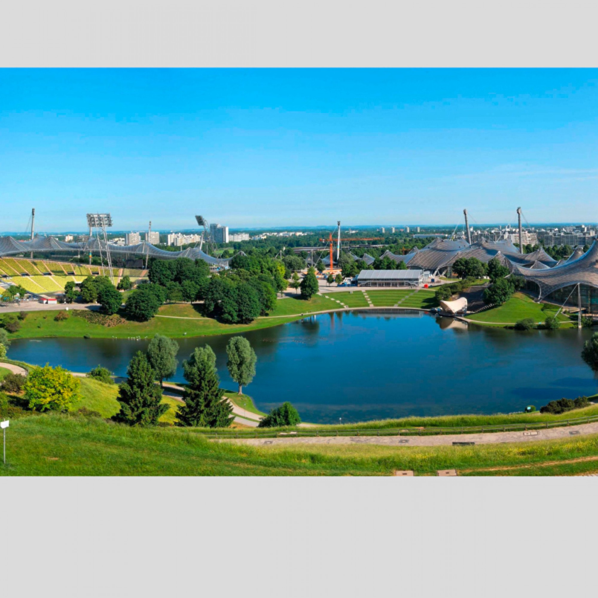 Charakteristisches Merkmal des Münchner Olympiaparks... (Anton Funzel, pixelio,.de)