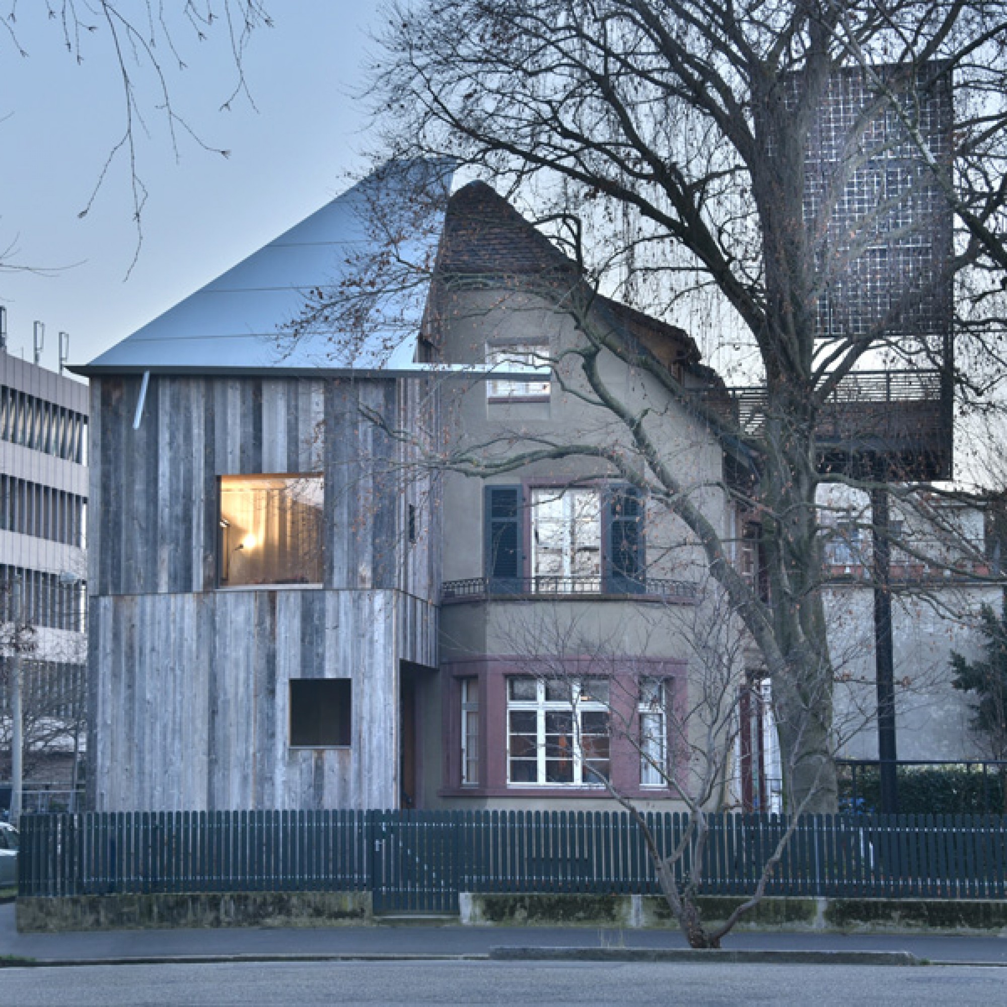 Region Nord, Platz 2: Umbau und Erweiterung eines Einfamilienhauses aus den 30er-Jahren in Basel (Rolf Frei, Weil am Rhein/Prix Lignum 2015)