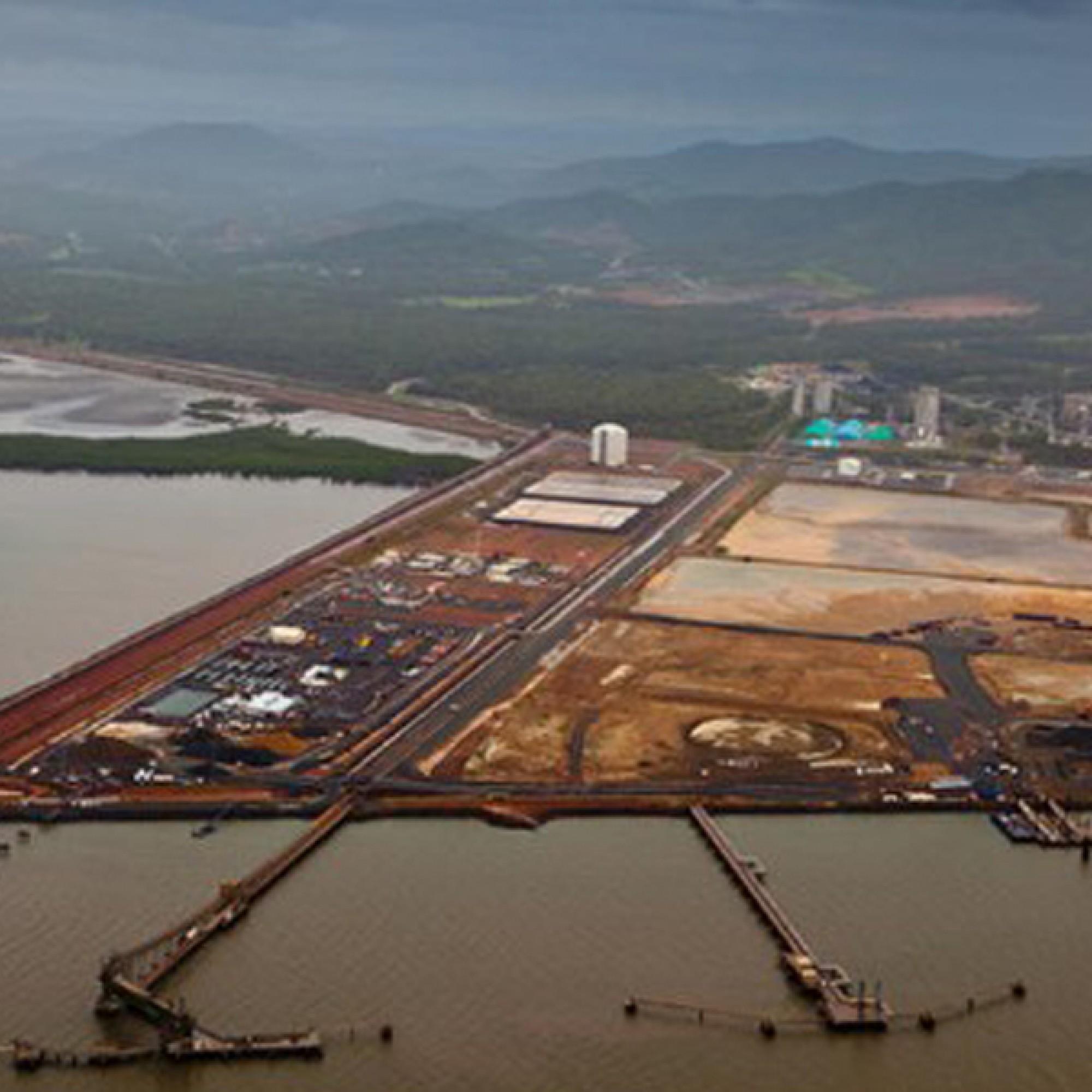 Der geplante Kohlehafen Abbot Point liegt direkt am Great Barrier Reef. (Foto: Tom Jefferson / Greenpeace)  