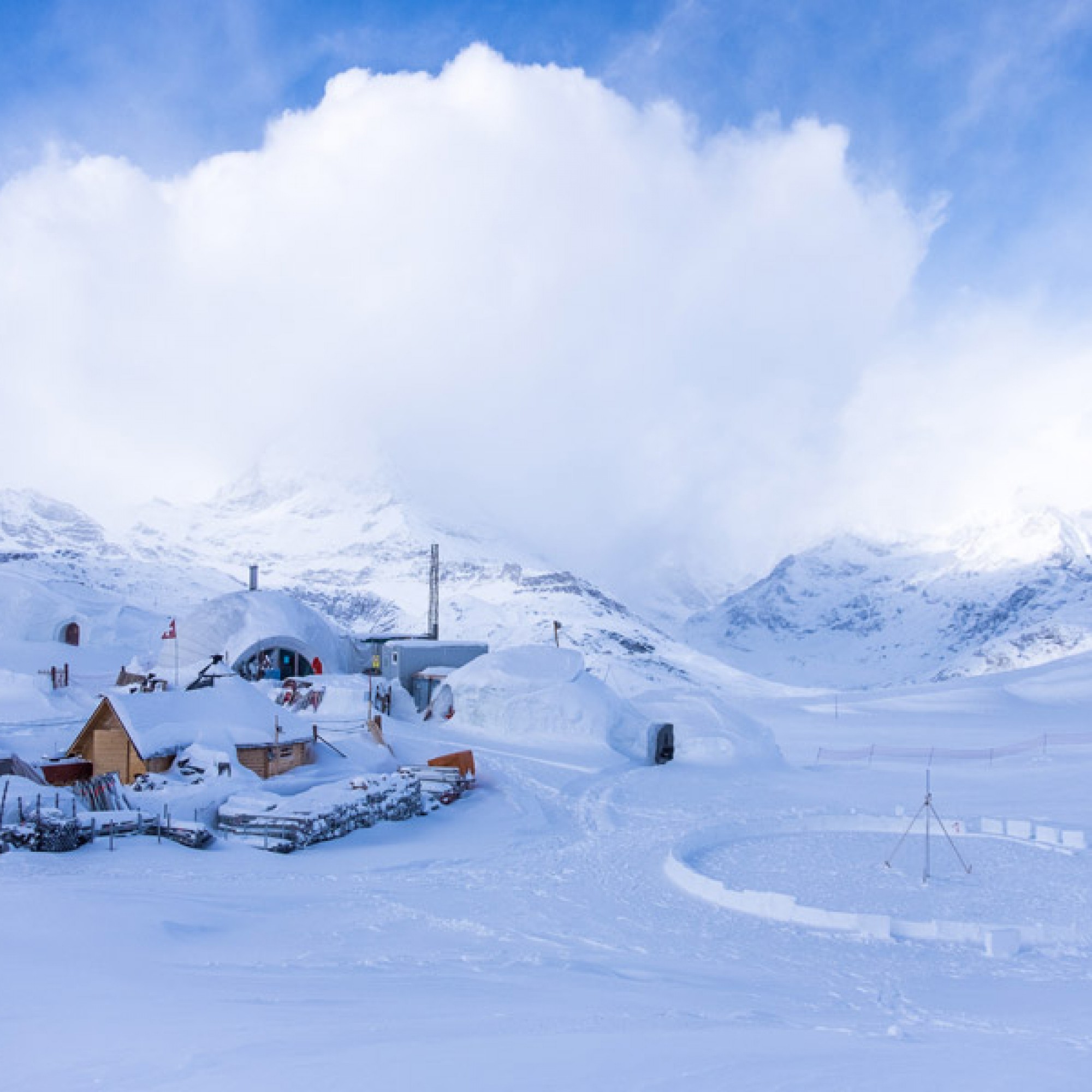 Der Bau beginnt. (©www.iglu-dorf.com)