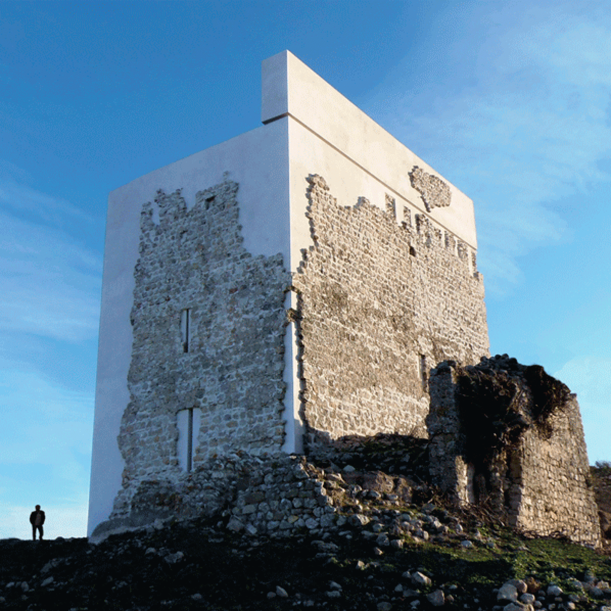 Architekt Carlos Quevedos Rojas setzte bei seinem Projekt auf Mörtel aus weissem Kalk und auf Kalksteinbrocken. Das Castillo Madrera hat seine alten Dimensionen zurückerhalten. (Carlos Quevedo Rojas)