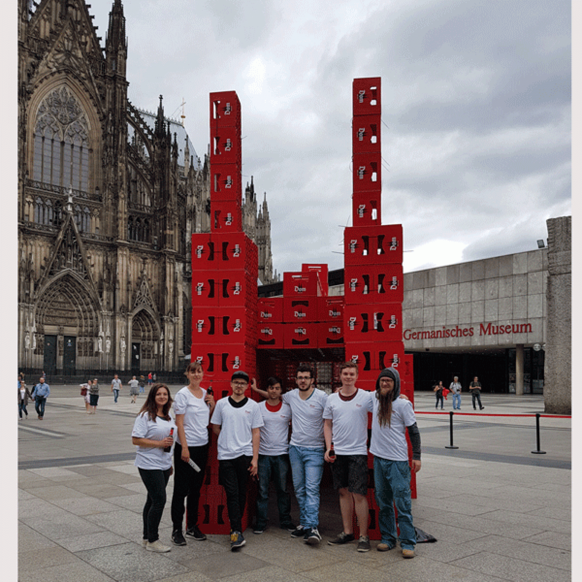 Die Dombaumeister: (v.l.) Larissa Liebald, Lynn Kunze, Gabriel Palombo, David Welschoff, Andreas Smets, Carlos Boog und Sebastian Söntgerath.