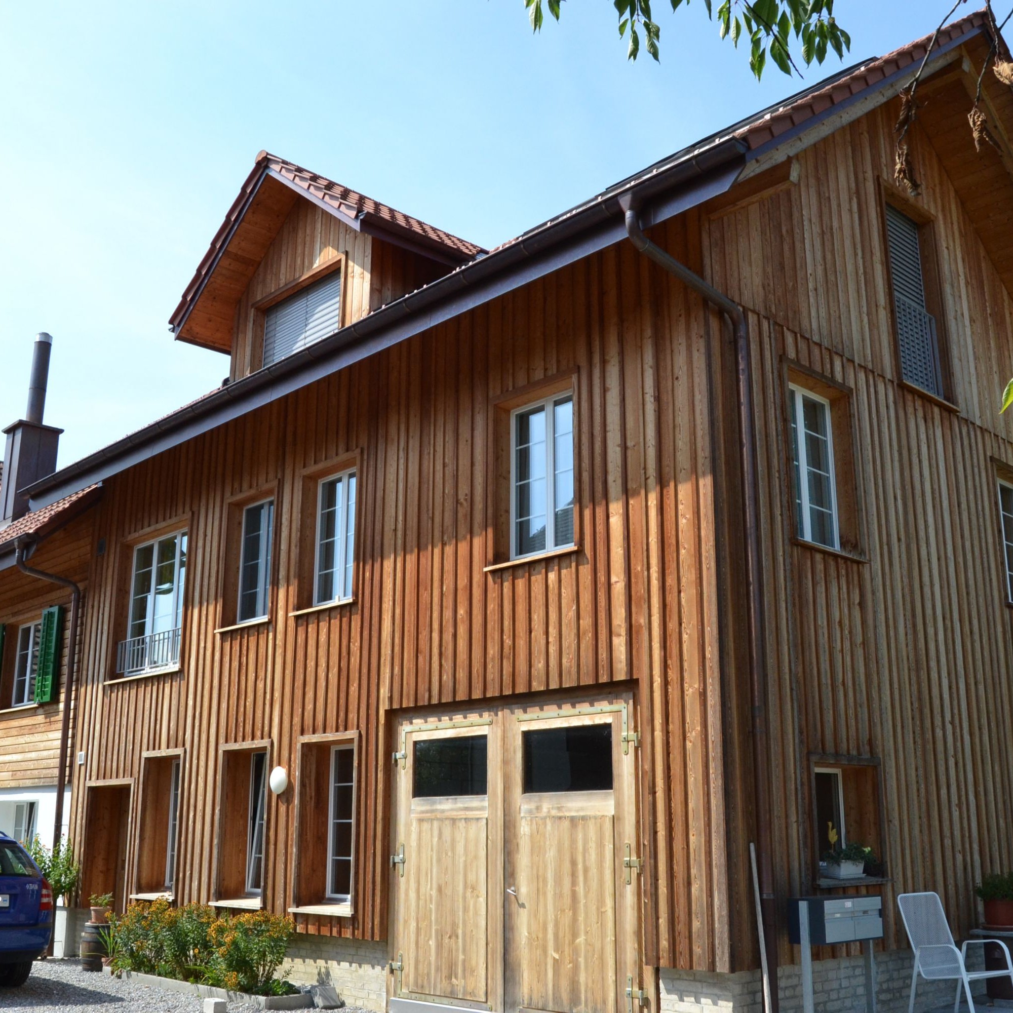 Anbau ausserhalb der Bauzone: Im Chamer Weiler Niederwil ZG wurde dieses Hauses erweitert, obwohl es nicht in der Bauzone steht. Der Kanton Zug gilt mit seinem Leitfaden als vorbildlich beim Bauen ausserhalb der Bauzonen. 