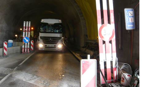 Der neue Kulmtunnel mit Schwerverkehr.