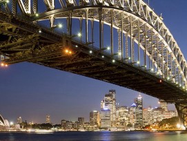 Sika sanierte die Oberfläche der Sydney Harbour Bridge. (zvg)