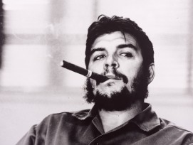 René Burri, Ernesto "Che" Guevara, Industrieministerium Havanna, Kuba, 1963 © René Burri / Magnum Photos