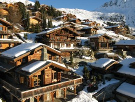 Chalets in Verbier (Bild: Leo Setä, wikimedia CC)