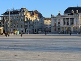 Der umgestaltete Sechseläutenplatz (Bild: wikimedia CC)