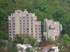 Wohntürme Dolder Waldhaus mit Grand Hotel Dolder im Hintergrund