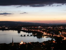 Blick auf Zug bei Sonnenuntergang (Juni 2008)