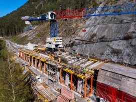 Montage Deckenelemente Eisenbahngalerie Ruinaulta