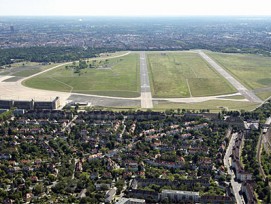 Das Tempelhofer Feld im Luftbild (Bild: wikimedia, CC)