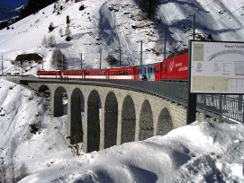 Bugnei-Viadukt bei Sedrun (Bild: wikimedia, CC)