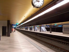 Bahnhof Löwenstrasse (Bild: wikimedia, CC)