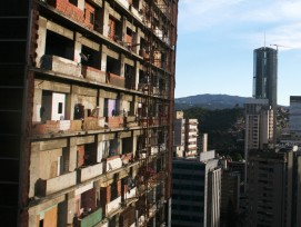 Die informelle Siedlung im Torre de David steht vor dem Aus. (Saúl Briceño, wikimedia.org)