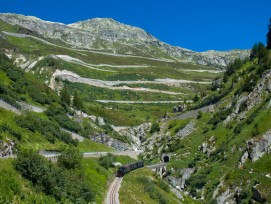 Dampfbahn zwischen Gletsch und Oberwald (David Gubler, wikimedia.org, CC)