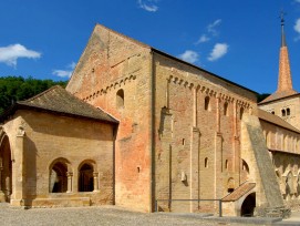 Singen hier die Engel? Kirche der Klosteranlage von Romainmôtier. (Loveless, wikimedia.org, CC)