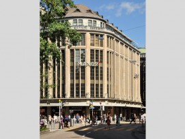 Das Warenhaus Manor an der Bahnhofstrasse. (Roland zh, wikimedia.org, CC)