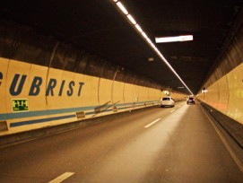 Gubristtunnel (© 2011, Bundesamt für Strassen ASTRA, CH-3003 Bern)