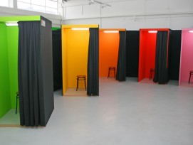 Wie man auf Farben reagiert, lässt sich an einer Ausstellung der «pro/colore» erkunden. 