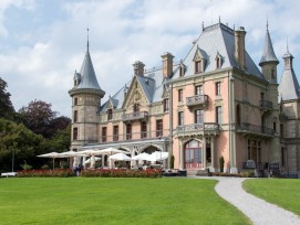 Schloss Schadau heute.... (Tobikehn, CC BY-SA 3.0, Wikimedia)