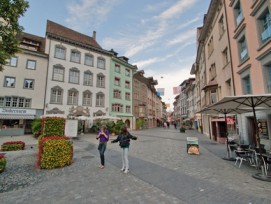 Viele Innenstädte haben, wie Schaffhausen, ihre ganz besondere Farbgestaltung.