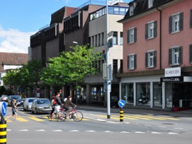 Neue Jonastrasse in Rapperswil SG Richtung Jona, Blick von der Rathausstrasse.