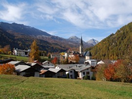 Blick auf Santa Maria Val Müstair in Graubünden