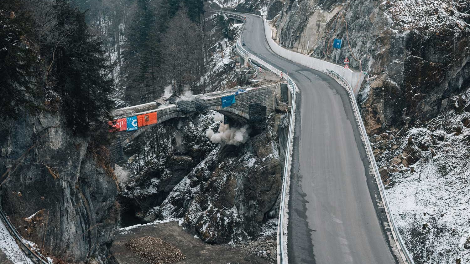 Sprengung alte Chlusbodenbrücke